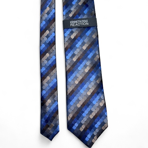 NWT Kenneth Cole Reaction Blue Geometric Silk Tie Mens beautiful! - Picture 2 of 9